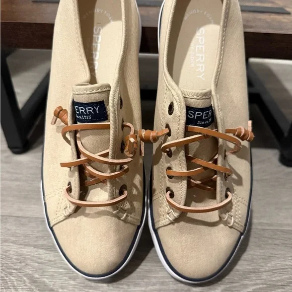 Sperry women’s Tan Canvas Shoes - Picture 2 of 6